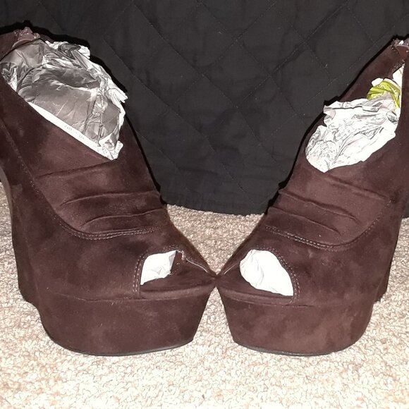 WEDGE BOOTIES - Picture 1 of 3